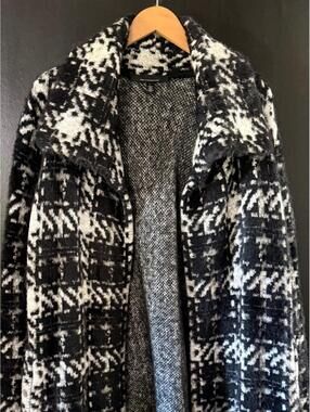White House Black Market Black White Abstract Coat Belted Jacket Size L